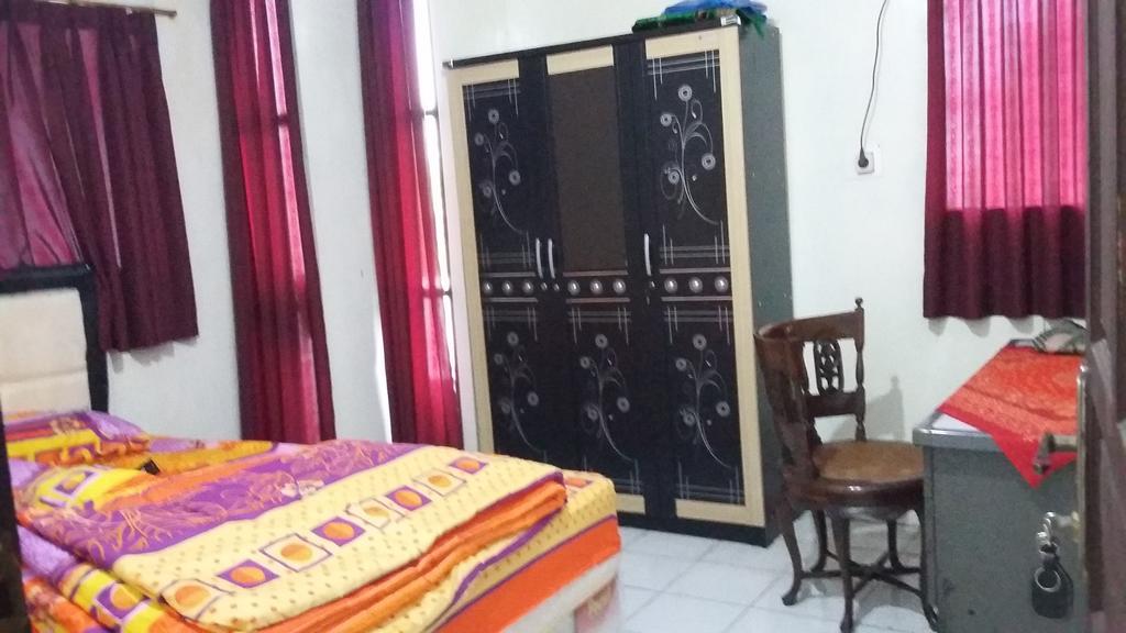 Mayestik Guest House Syariah Jakarta Exterior photo